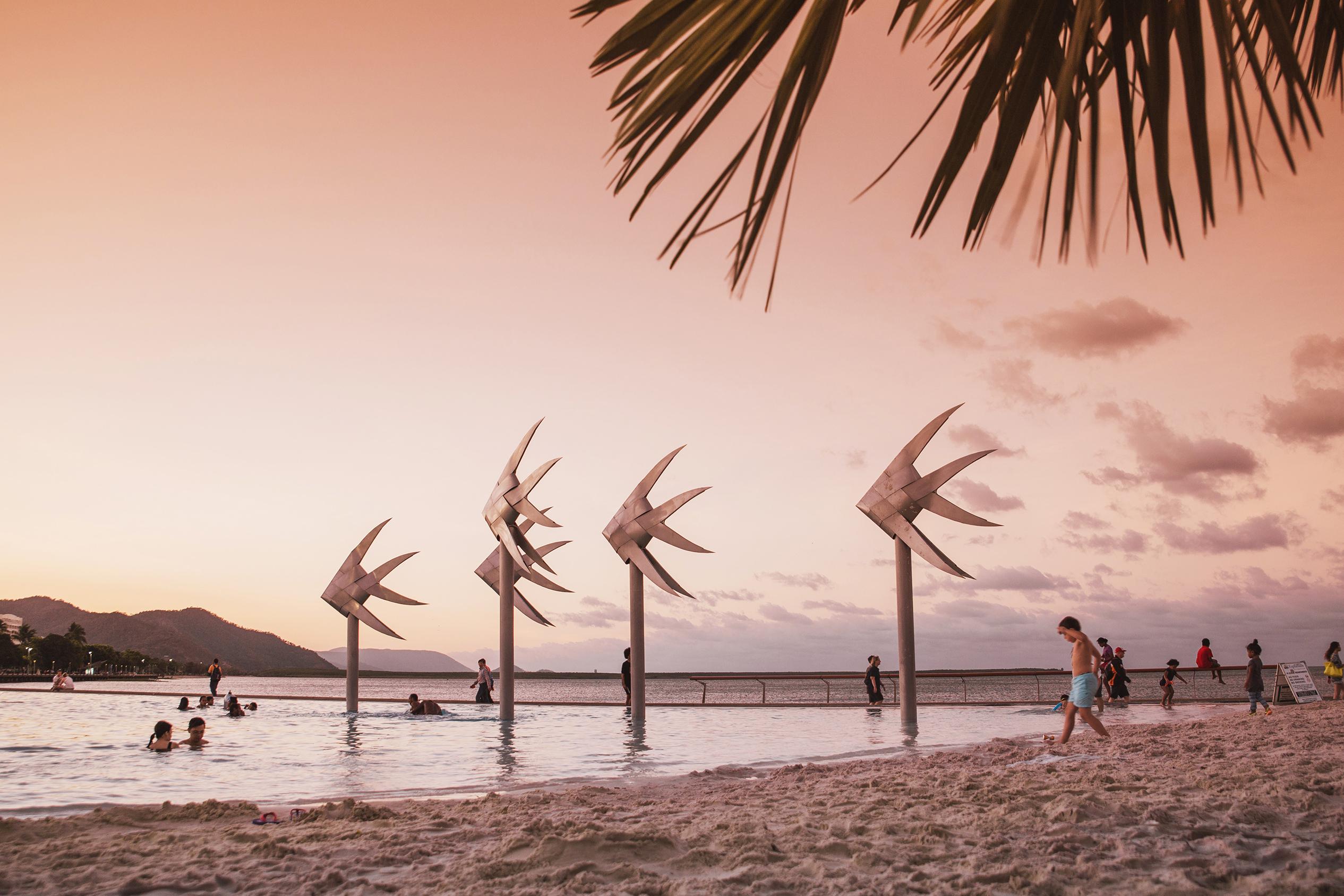 Hides Hotel Cairns Exterior photo