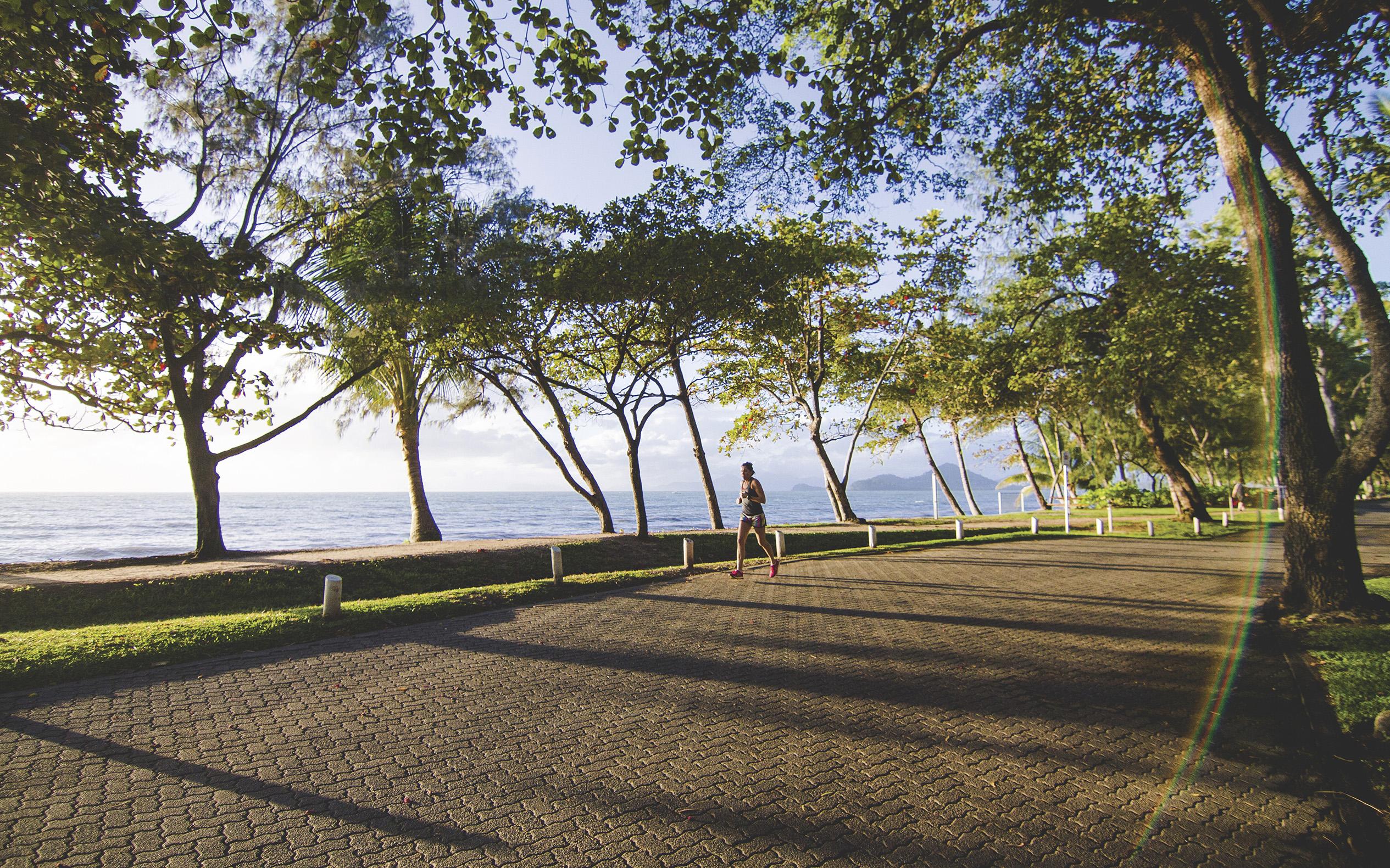 Hides Hotel Cairns Exterior photo