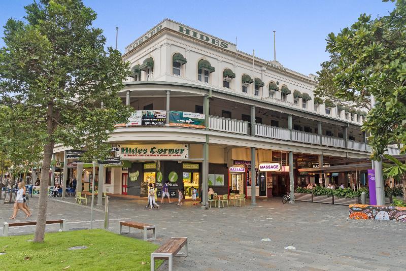 Hides Hotel Cairns Exterior photo